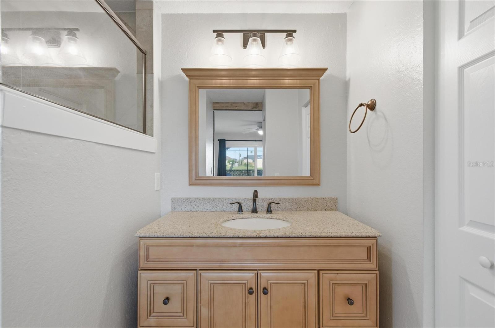 Image 21 of 63 For 7 Clarendon Court S