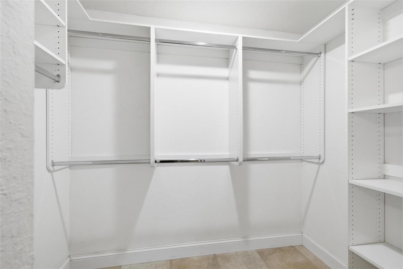 Image 24 of 63 For 7 Clarendon Court S