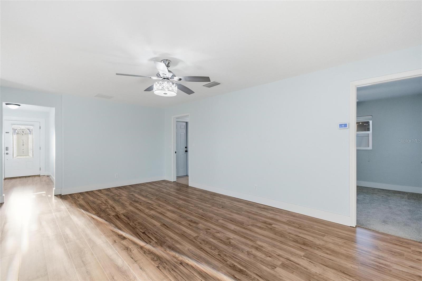 Image 26 of 63 For 7 Clarendon Court S