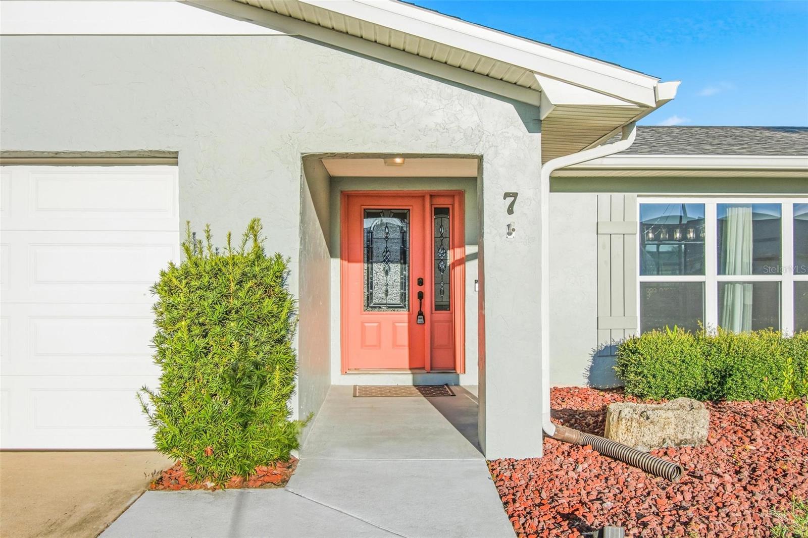 Image 3 of 63 For 7 Clarendon Court S