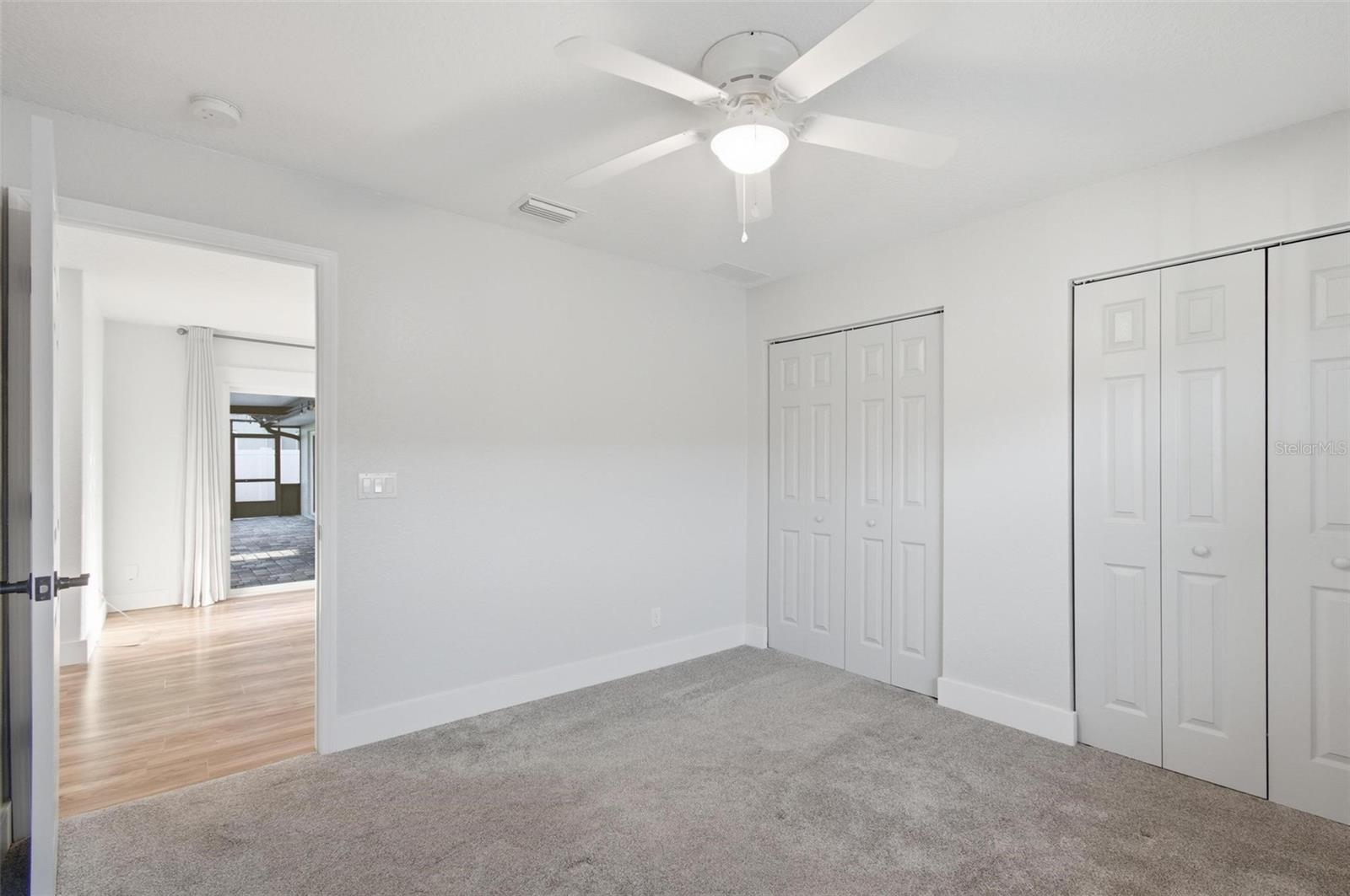 Image 32 of 63 For 7 Clarendon Court S