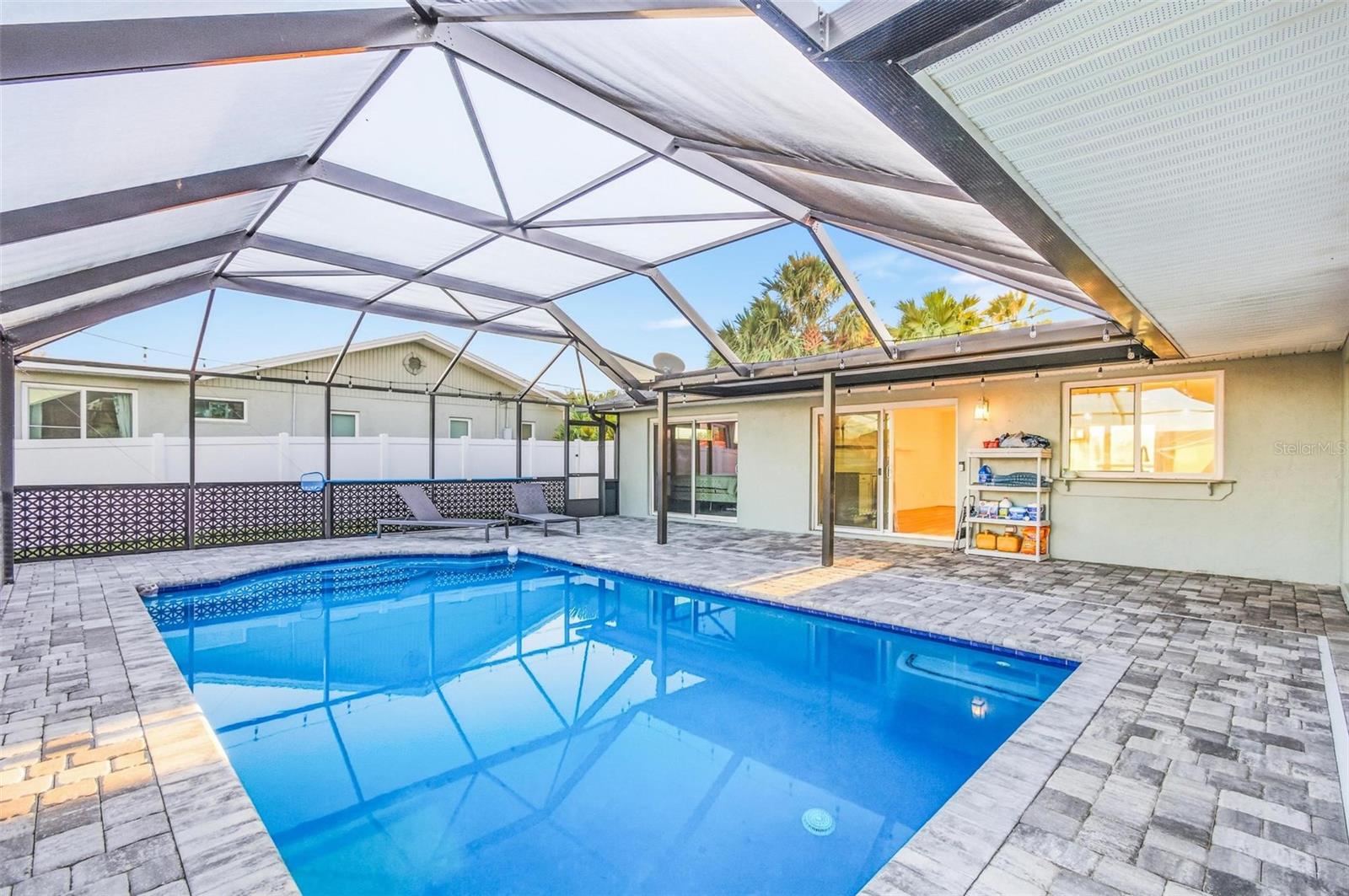 Image 42 of 63 For 7 Clarendon Court S