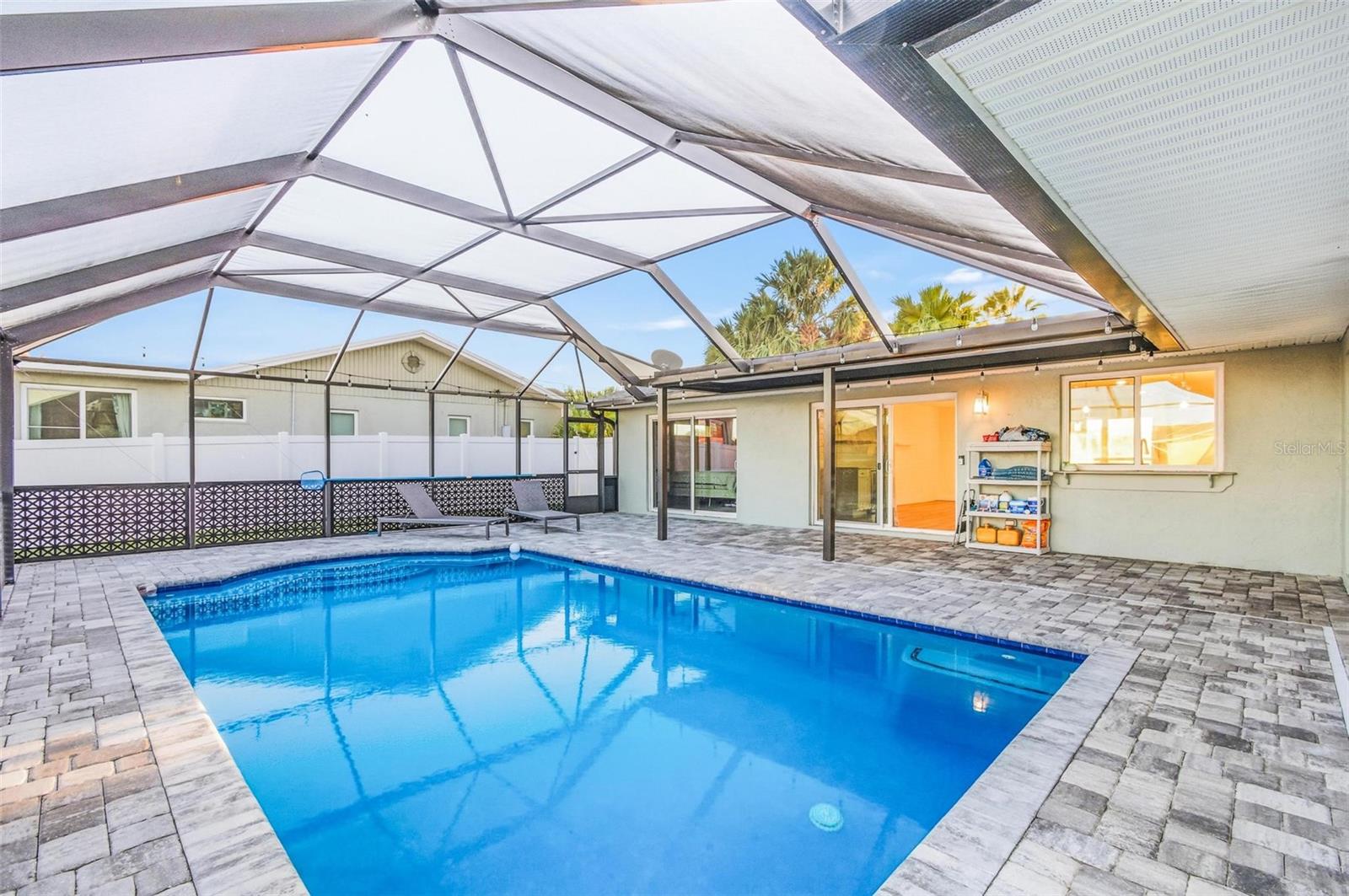 Image 45 of 63 For 7 Clarendon Court S