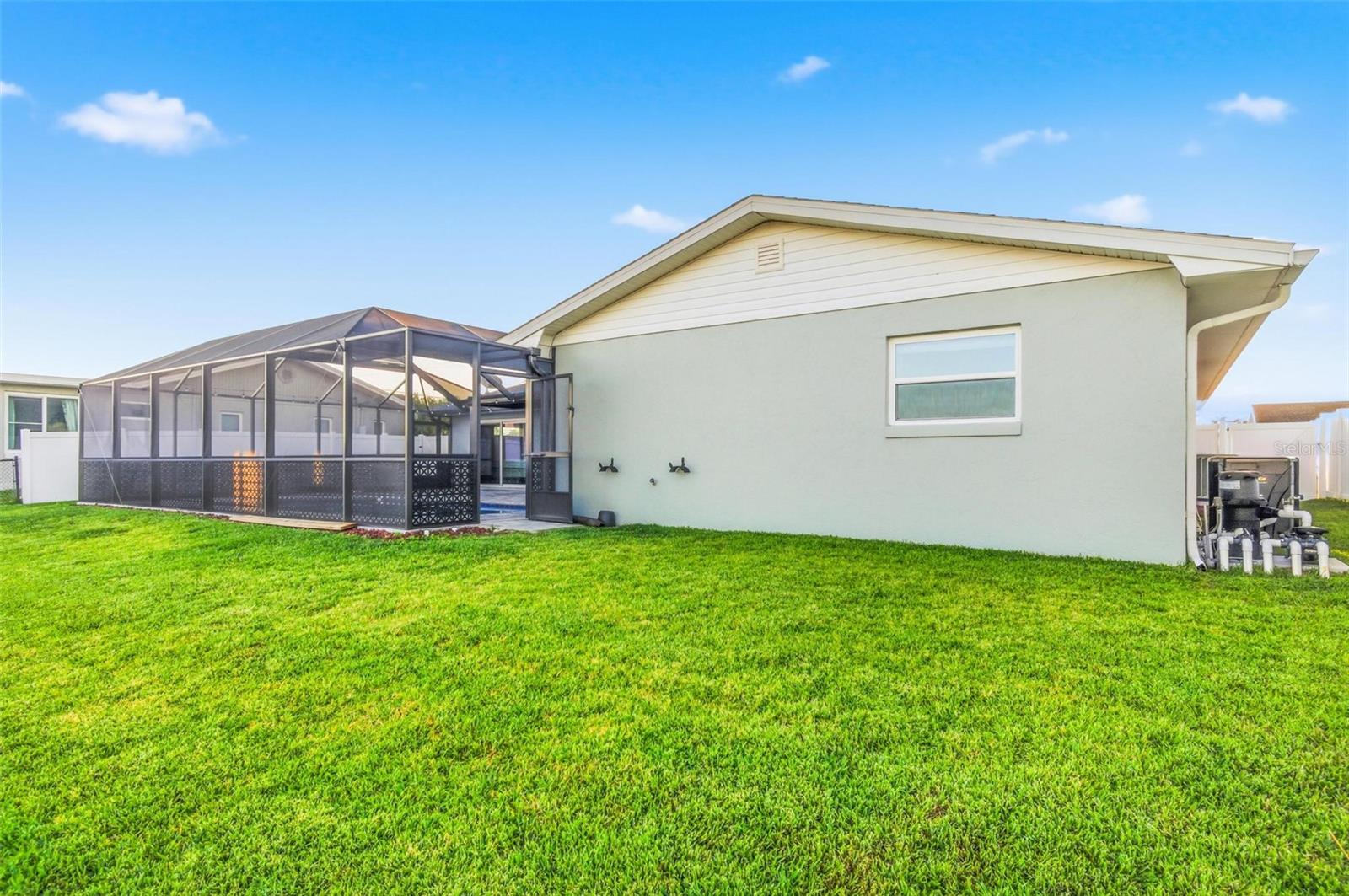 Image 48 of 63 For 7 Clarendon Court S