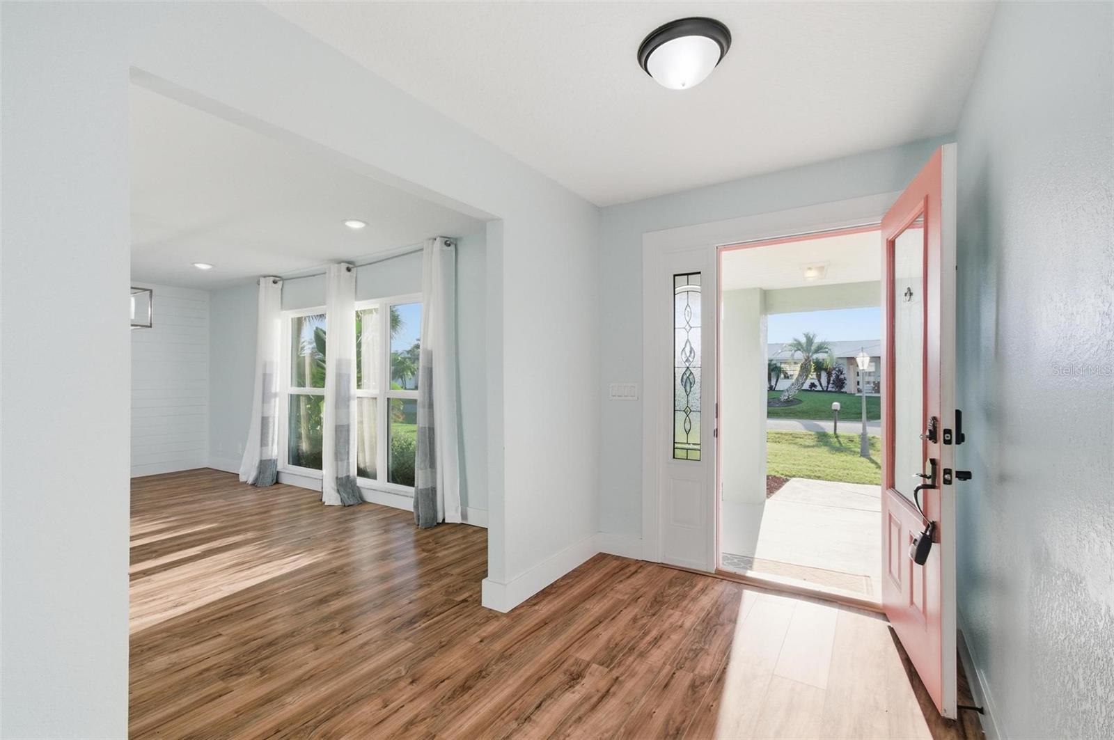 Image 5 of 63 For 7 Clarendon Court S