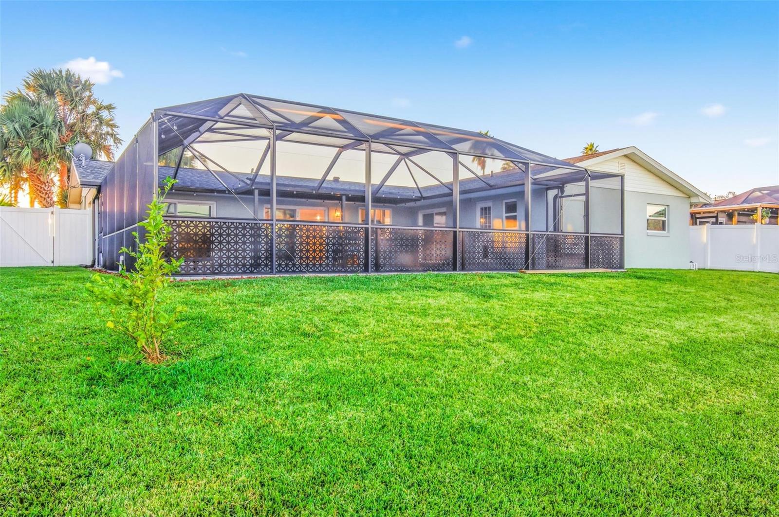 Image 50 of 63 For 7 Clarendon Court S