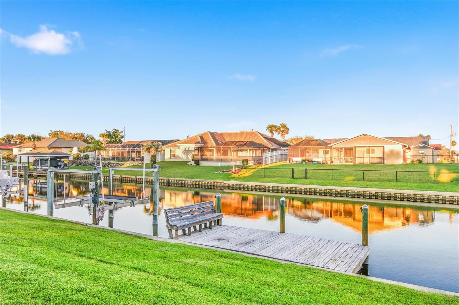 Image 51 of 63 For 7 Clarendon Court S