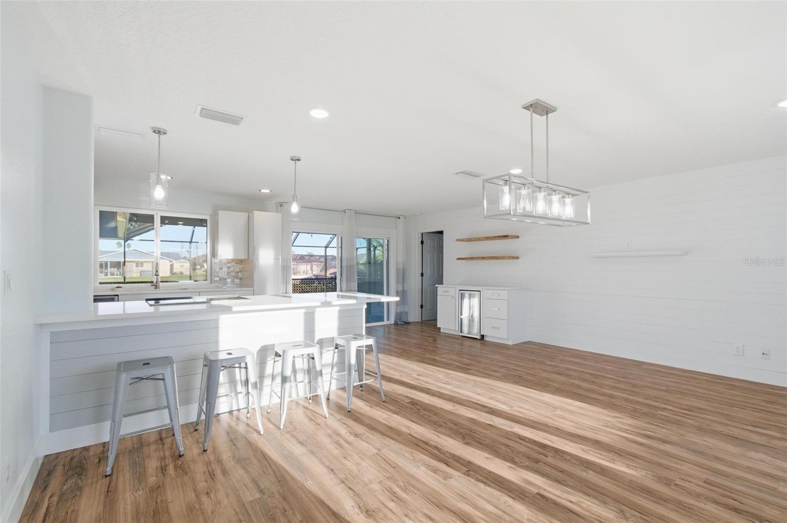 Image 6 of 63 For 7 Clarendon Court S