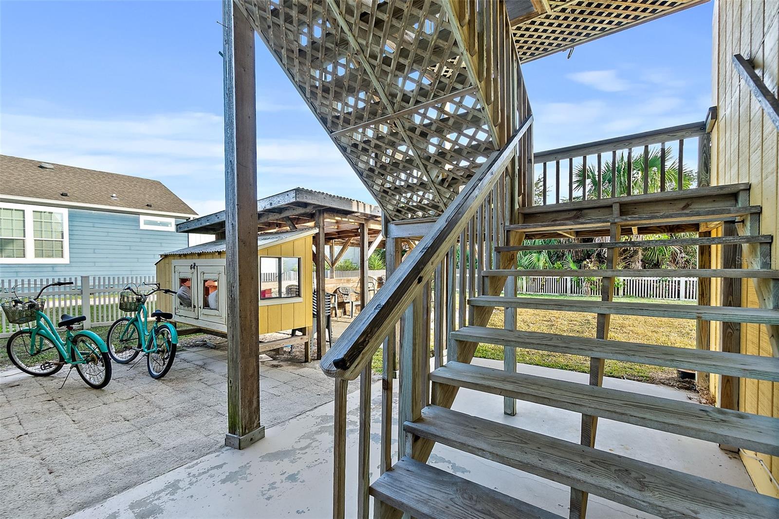 Image 23 of 30 For 32 Armand Beach Drive