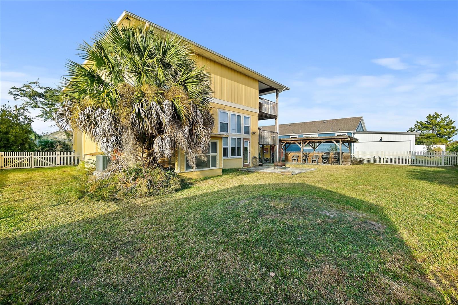 Image 26 of 30 For 32 Armand Beach Drive