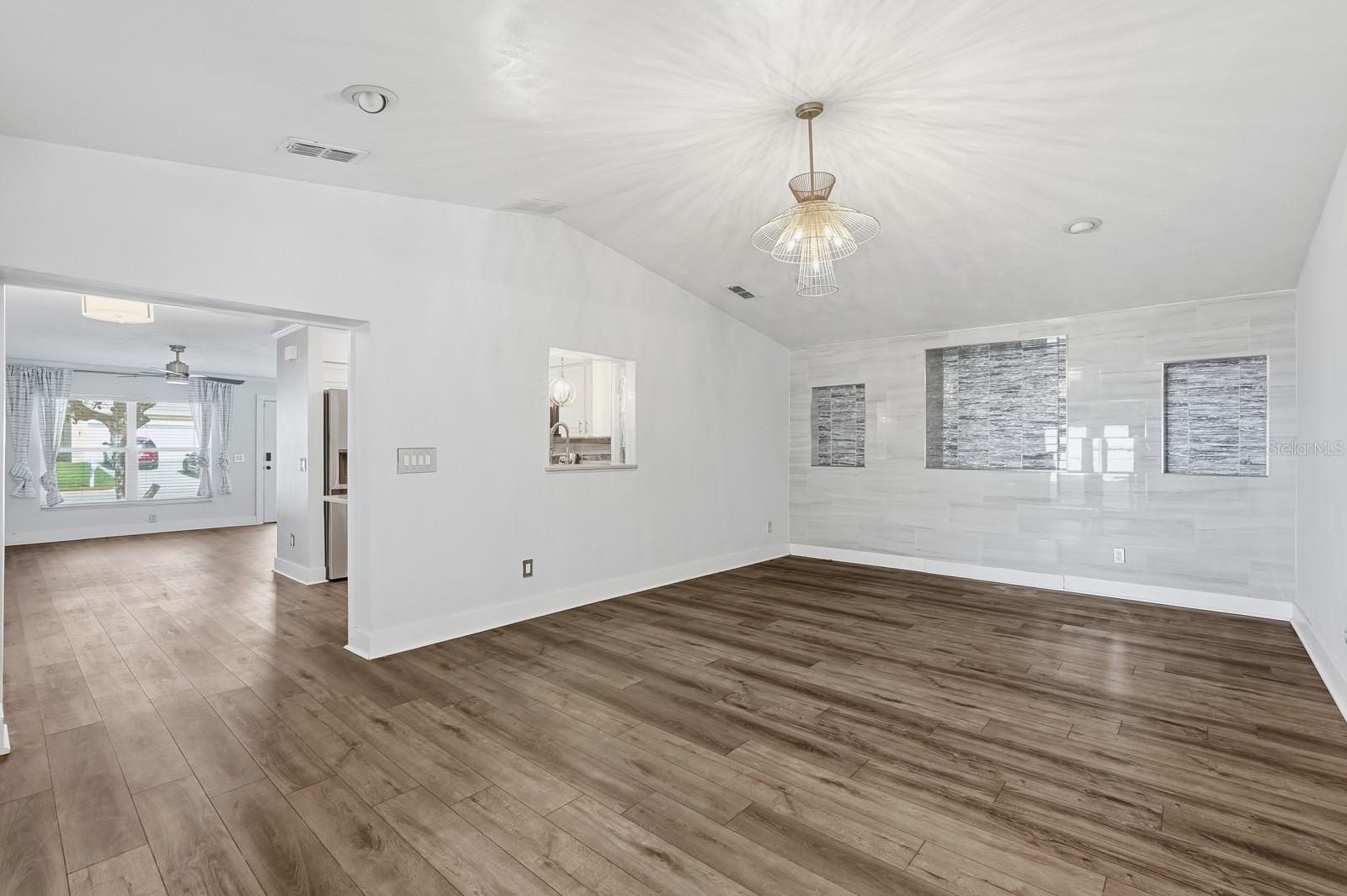 Image 13 of 36 For 932 Lora Street