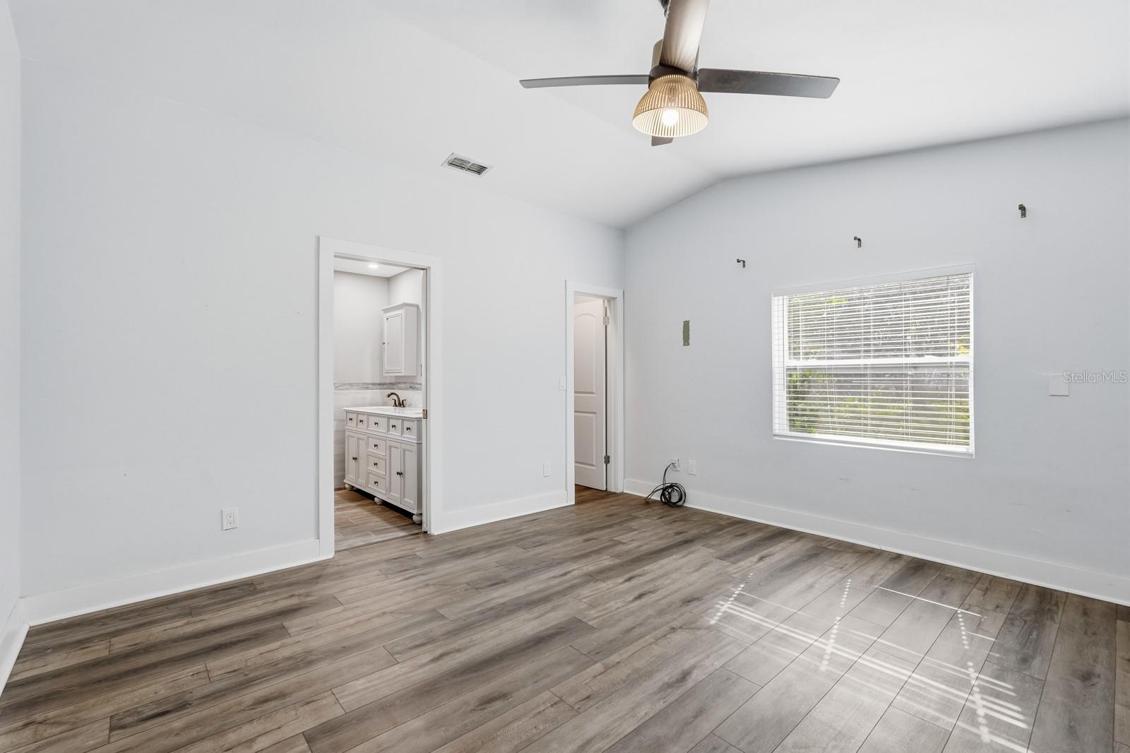 Image 16 of 36 For 932 Lora Street