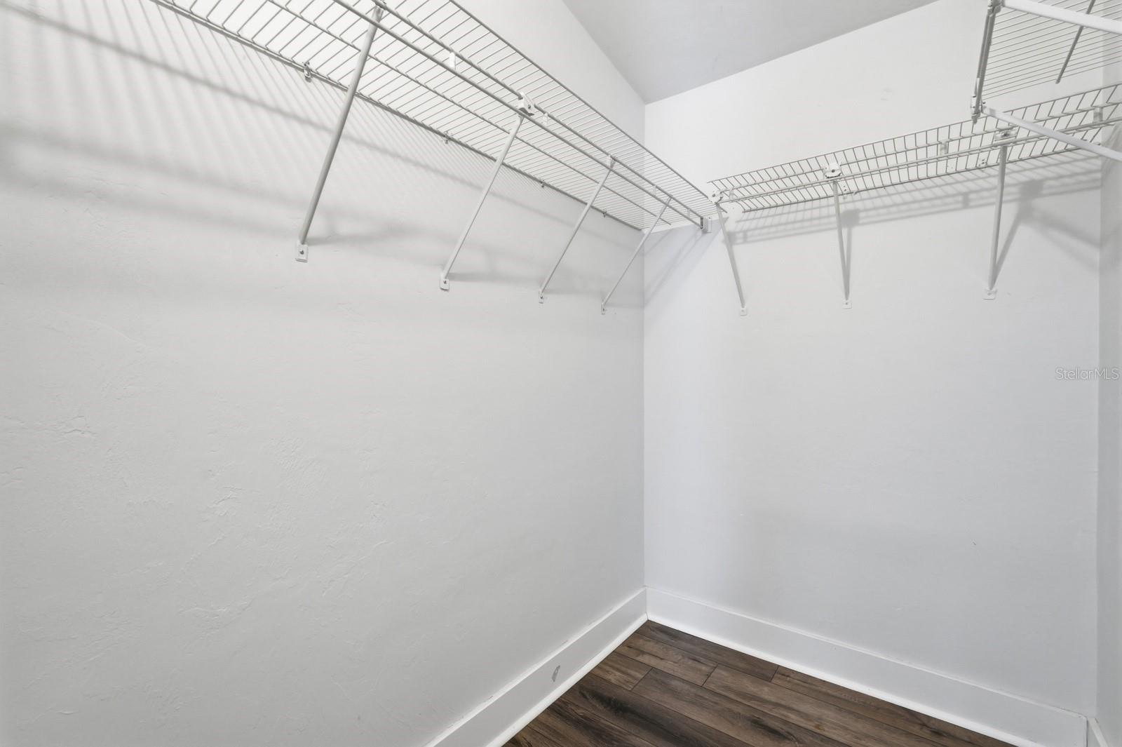 Image 17 of 36 For 932 Lora Street