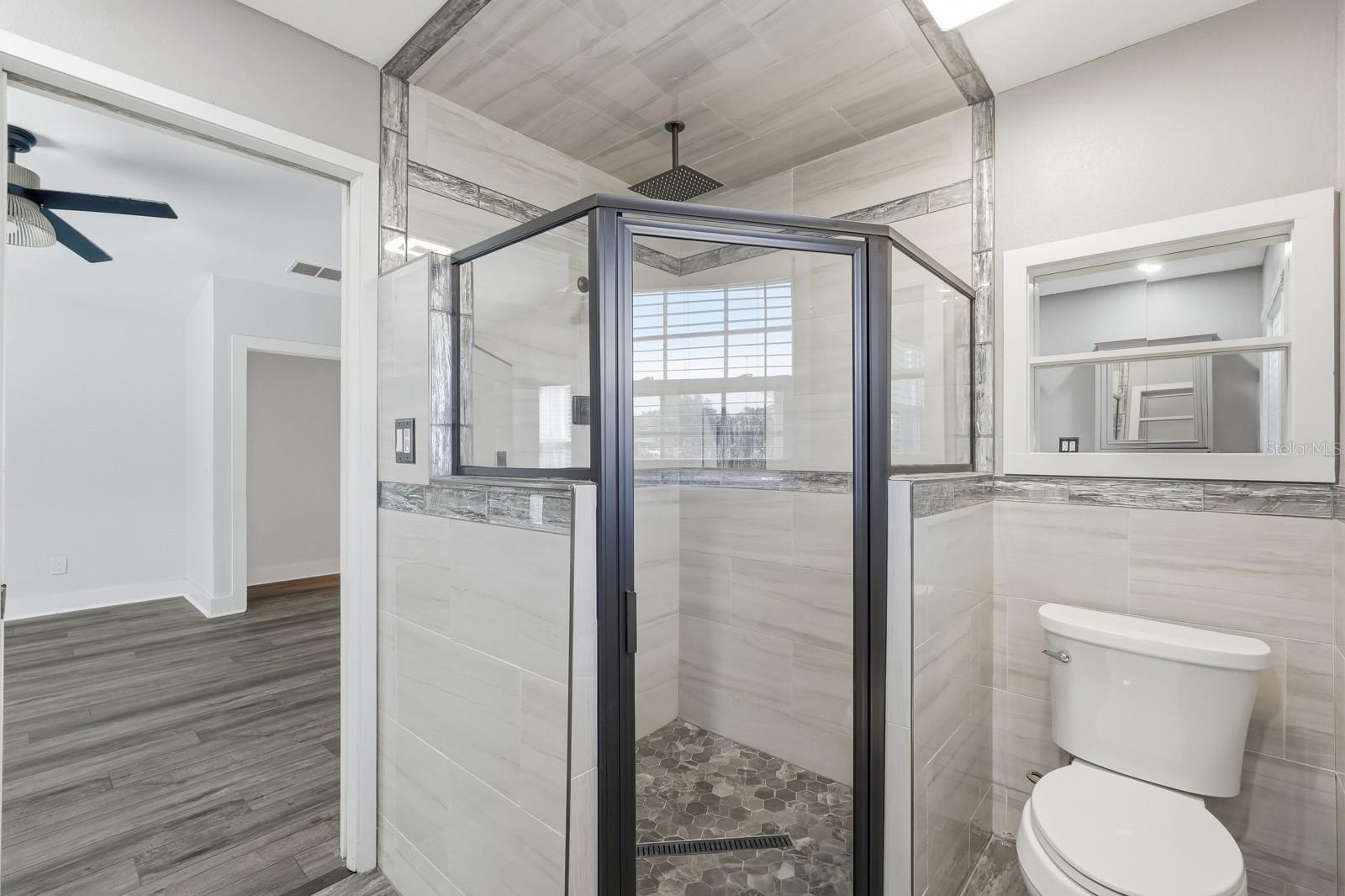 Image 19 of 36 For 932 Lora Street