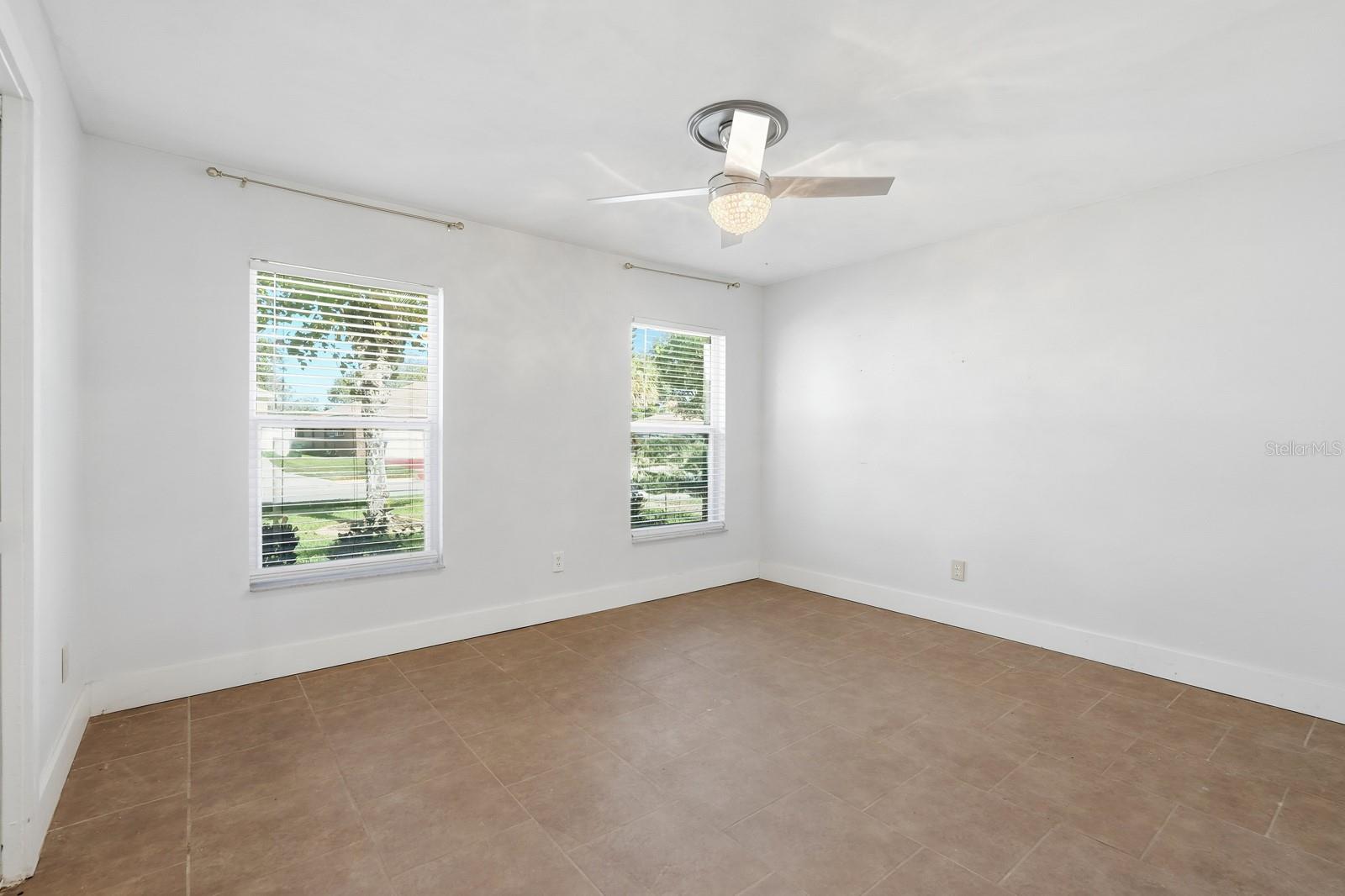 Image 20 of 36 For 932 Lora Street