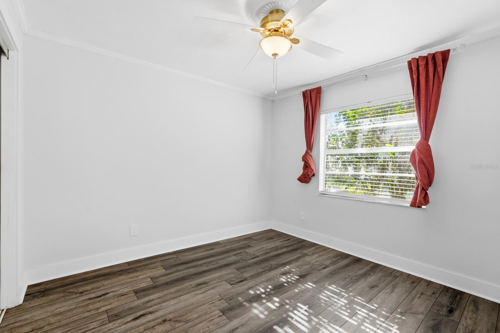 Image 22 of 36 For 932 Lora Street