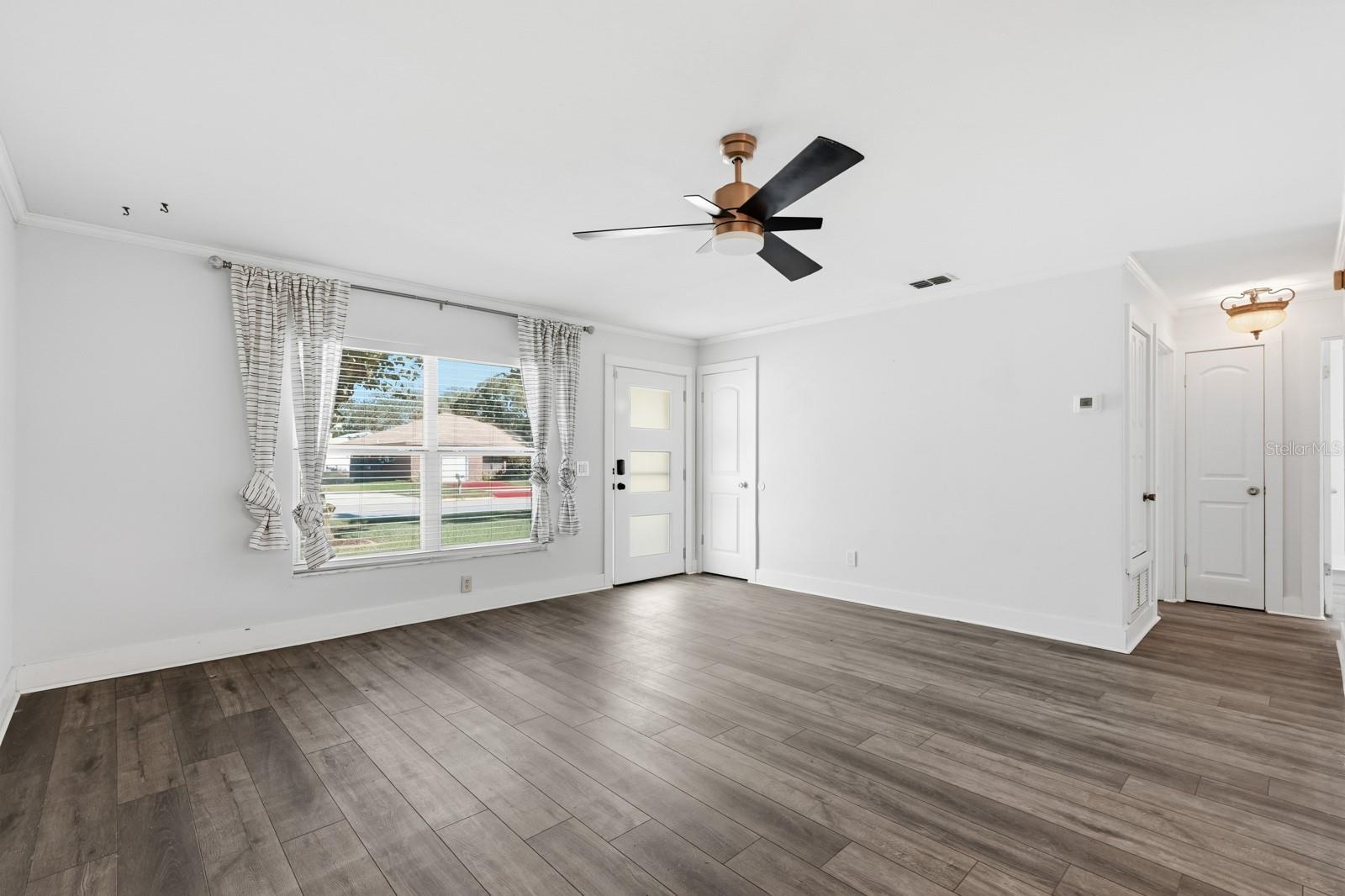 Image 6 of 36 For 932 Lora Street