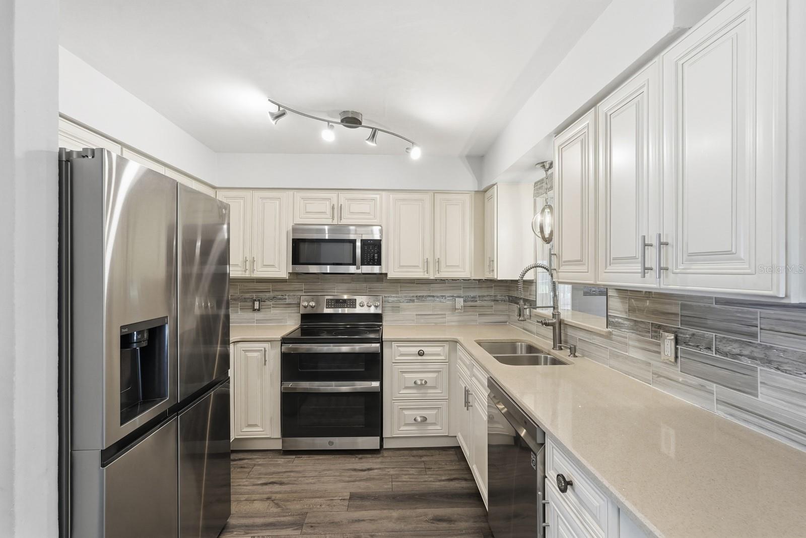 Image 9 of 36 For 932 Lora Street