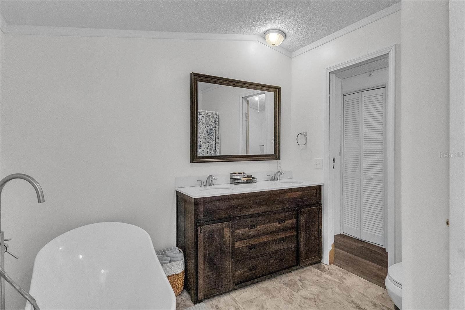 Image 14 of 36 For 112 Click Road