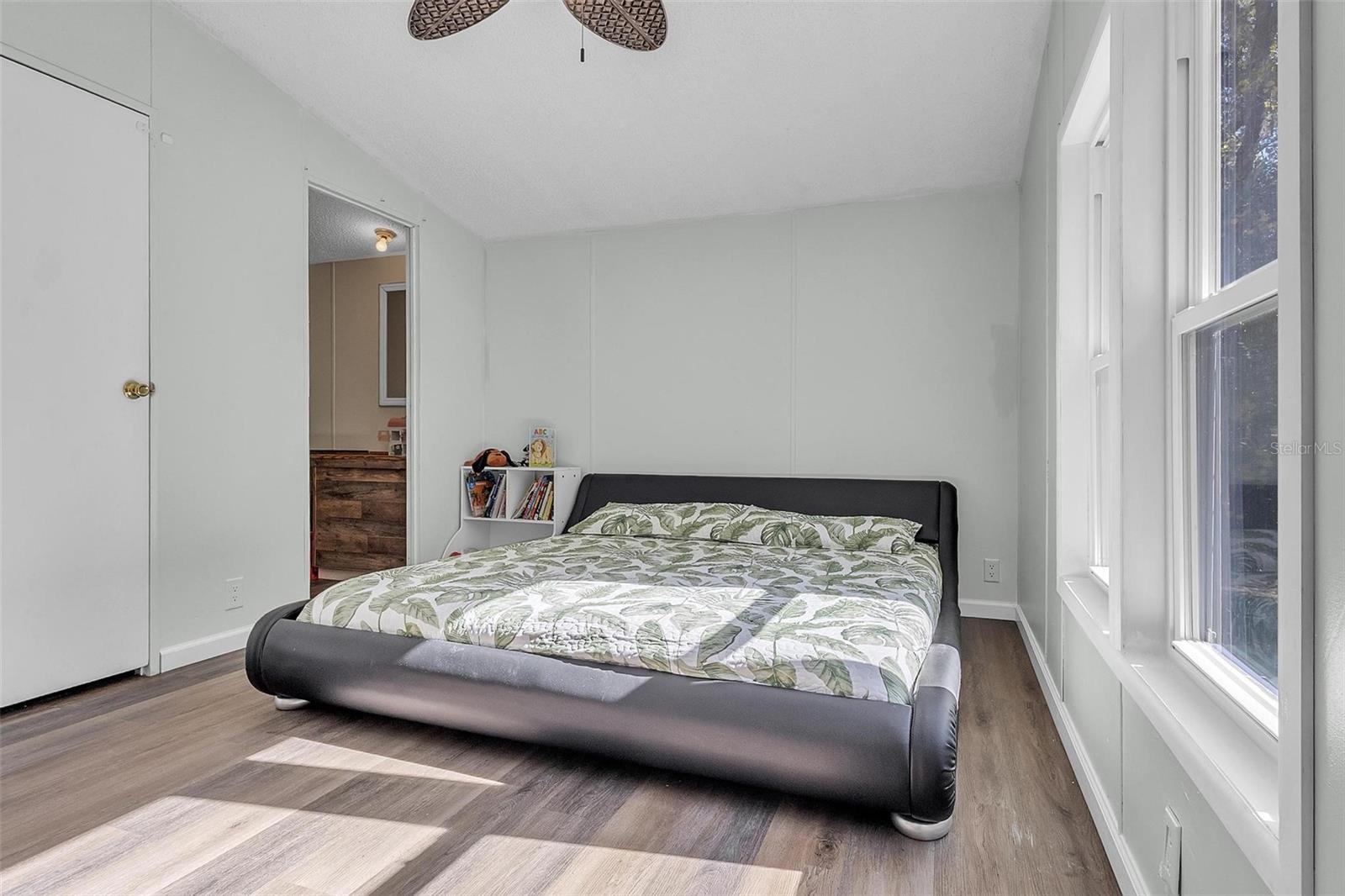 Image 18 of 36 For 112 Click Road