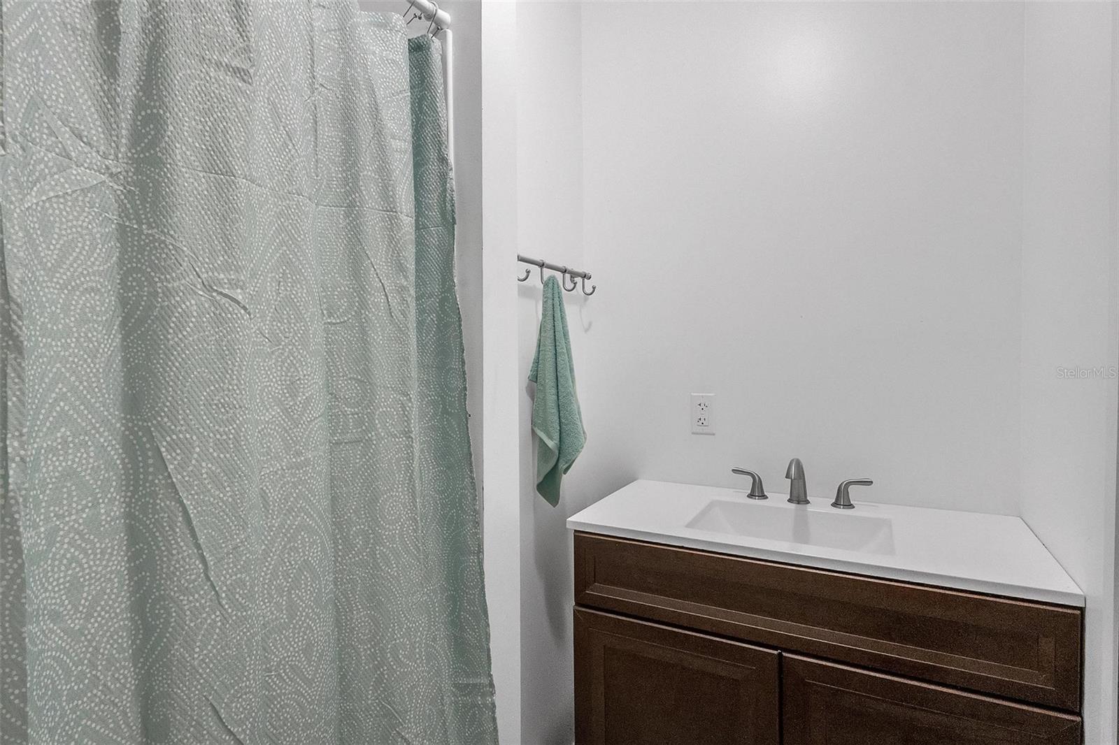 Image 20 of 36 For 112 Click Road