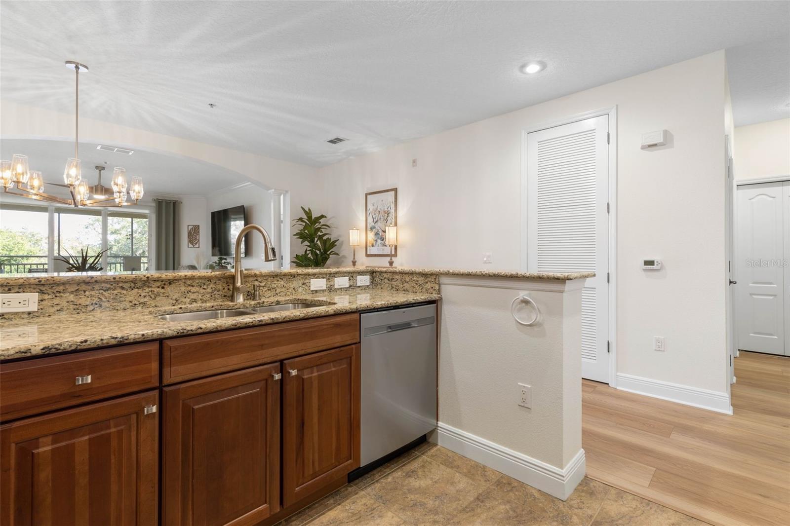 Image 23 of 78 For 55 Riverview Bend S 2033