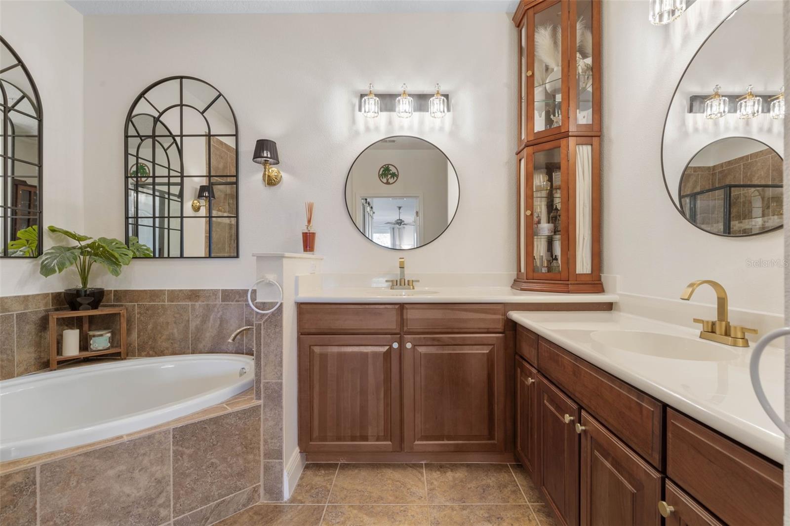 Image 28 of 78 For 55 Riverview Bend S 2033