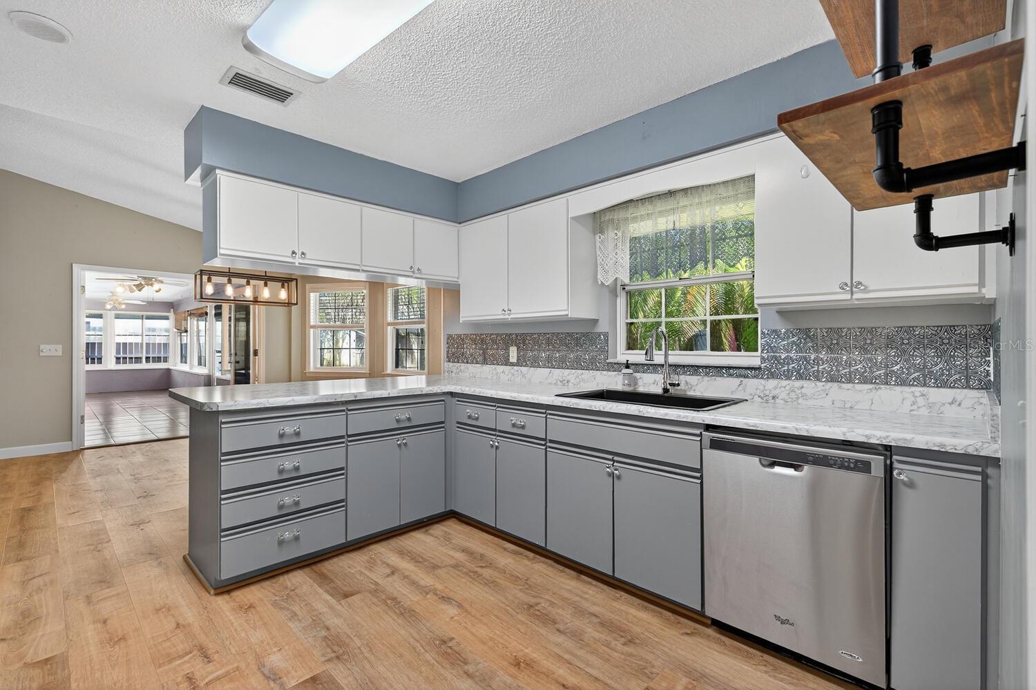 Image 7 of 22 For 34 Beauford Lane