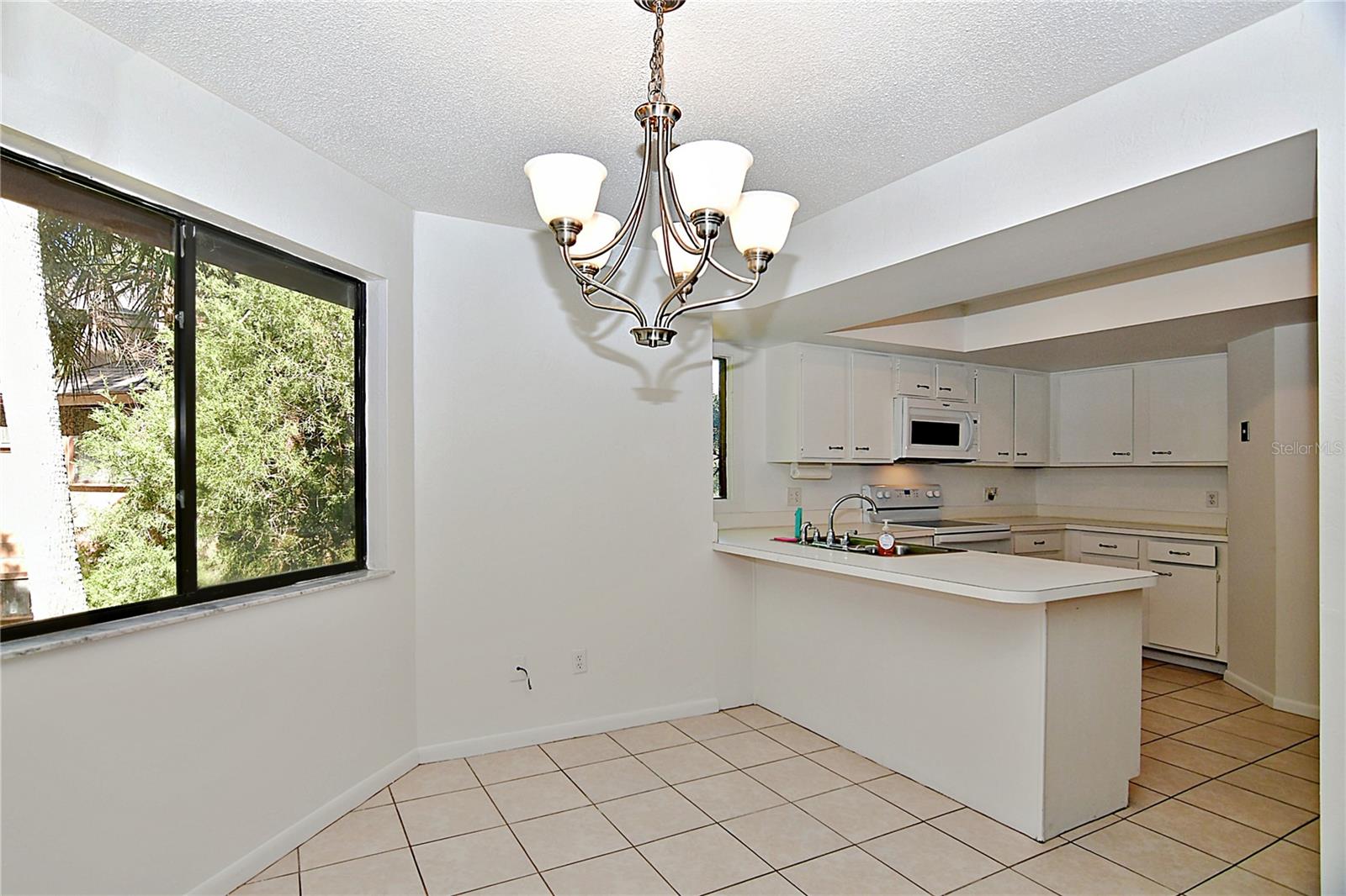 Image 19 of 30 For 36 Fairways Circle