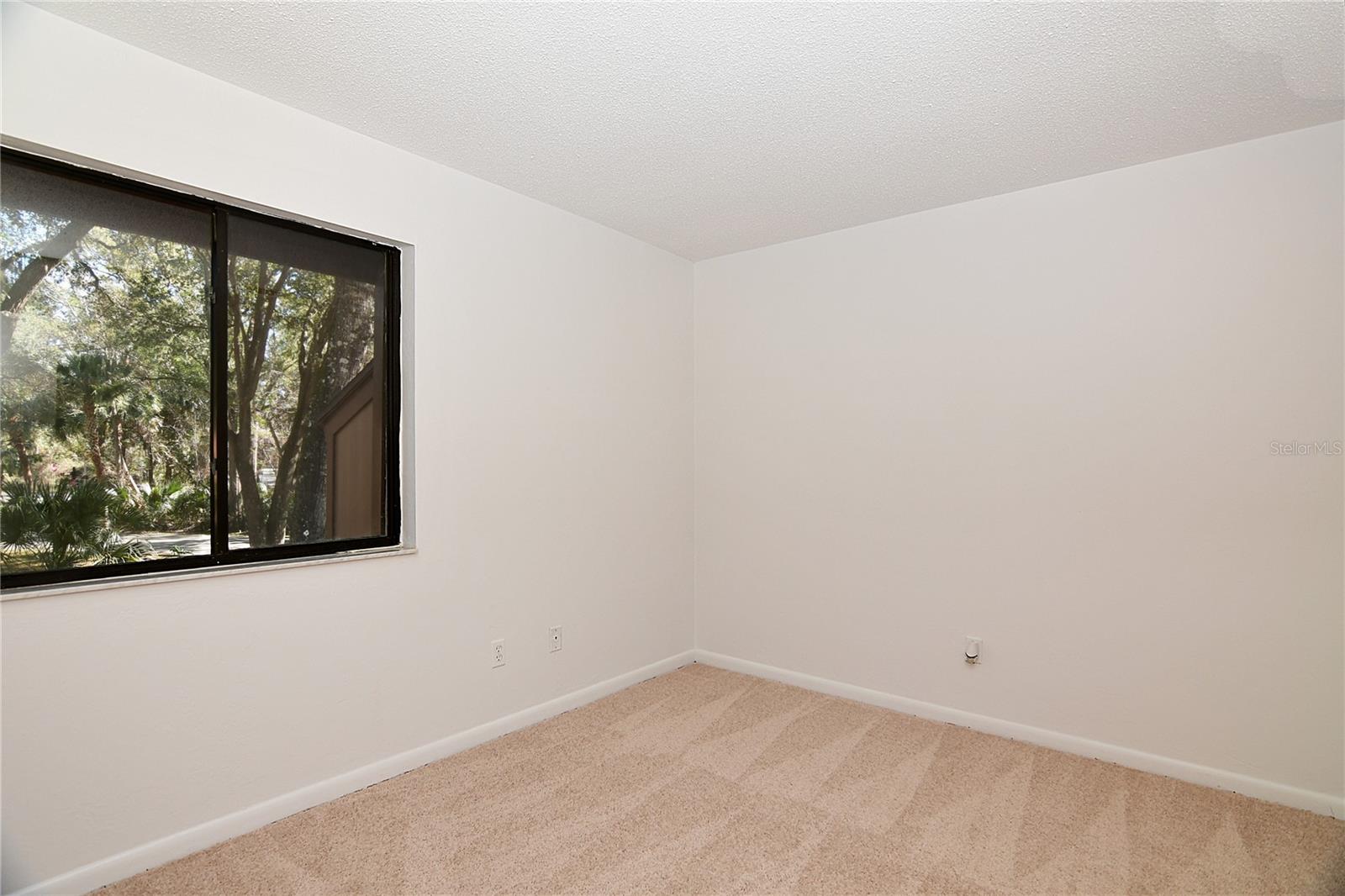 Image 20 of 30 For 36 Fairways Circle