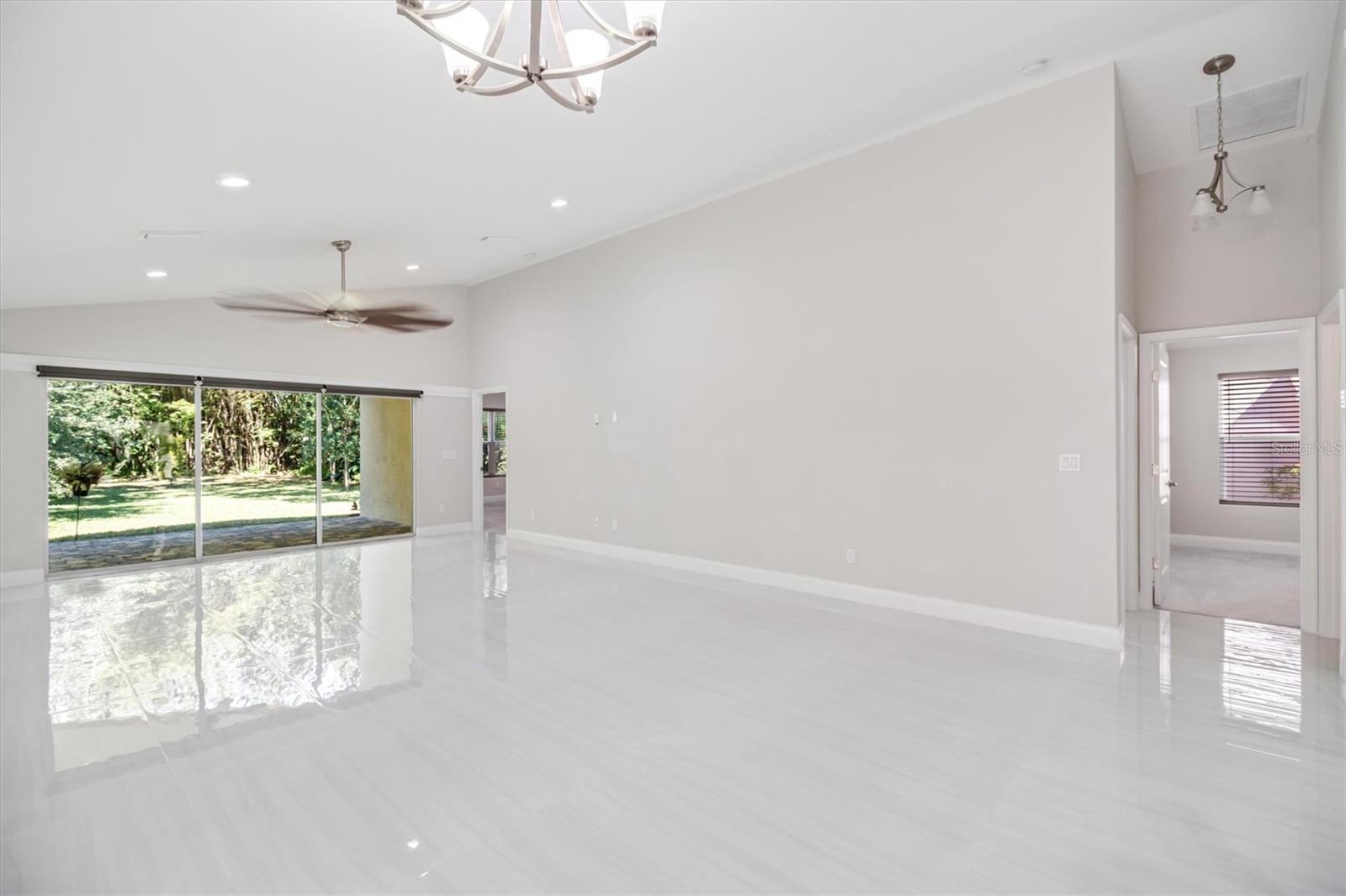 Image 17 of 36 For 53 Wilmette Avenue