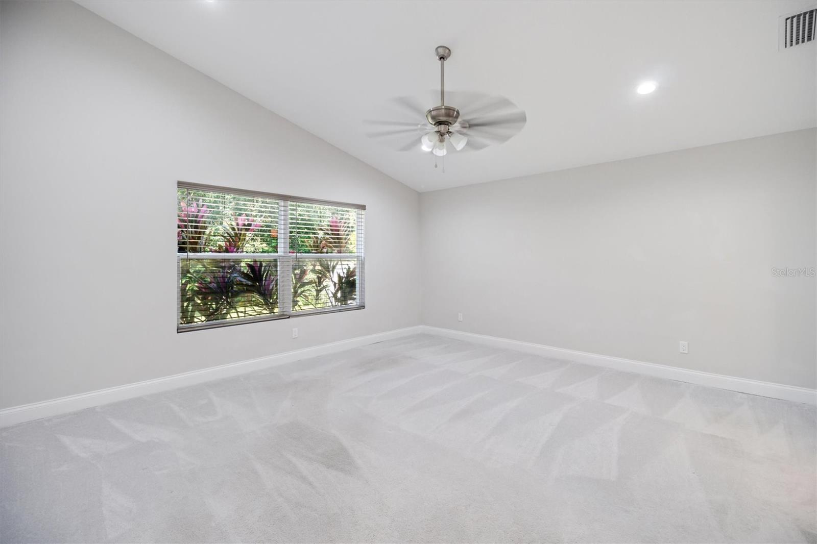 Image 24 of 36 For 53 Wilmette Avenue