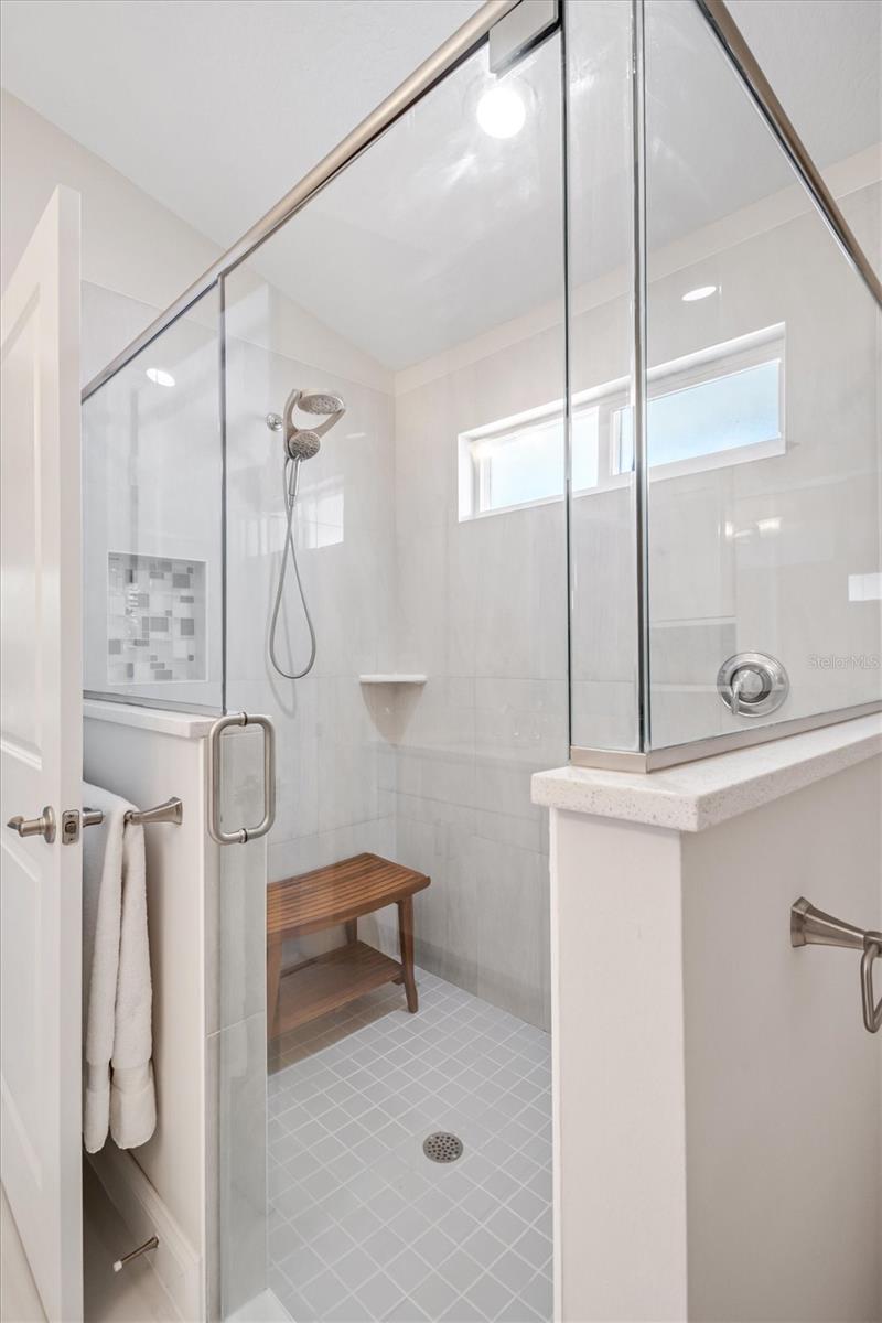 Image 28 of 36 For 53 Wilmette Avenue