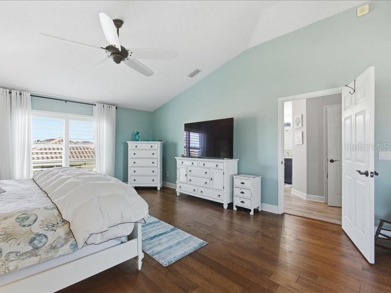 Image 54 of 78 For 121 Coquina Key Drive