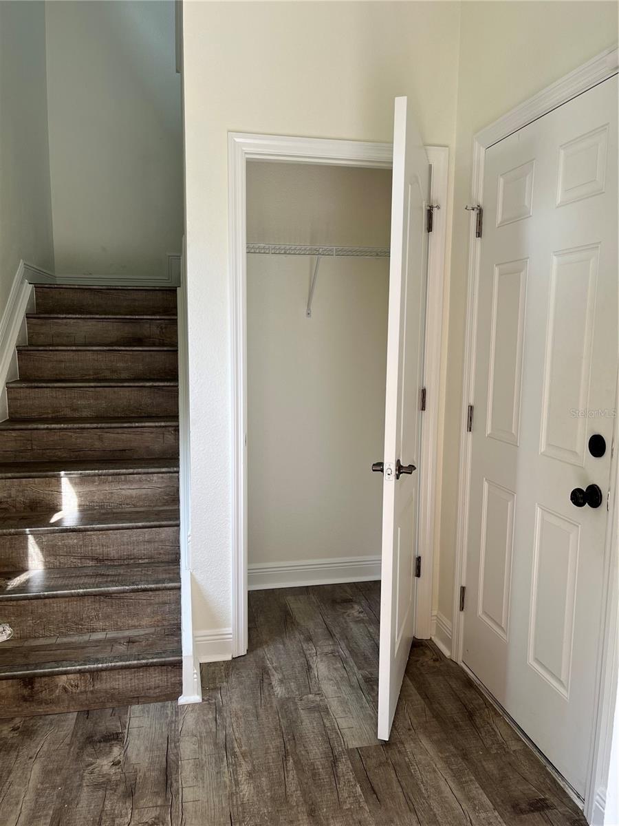 Image 4 of 27 For 200 Riverview Bend S 921