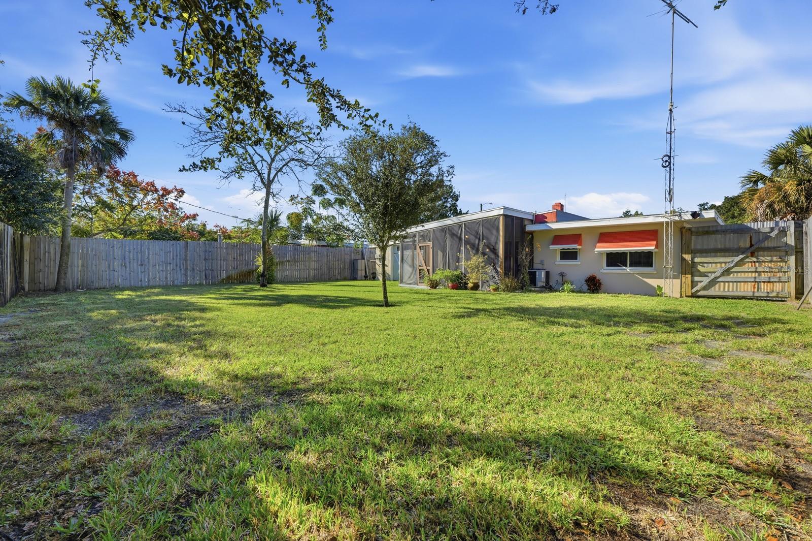 Image 17 of 22 For 1331 Eugene Black Street