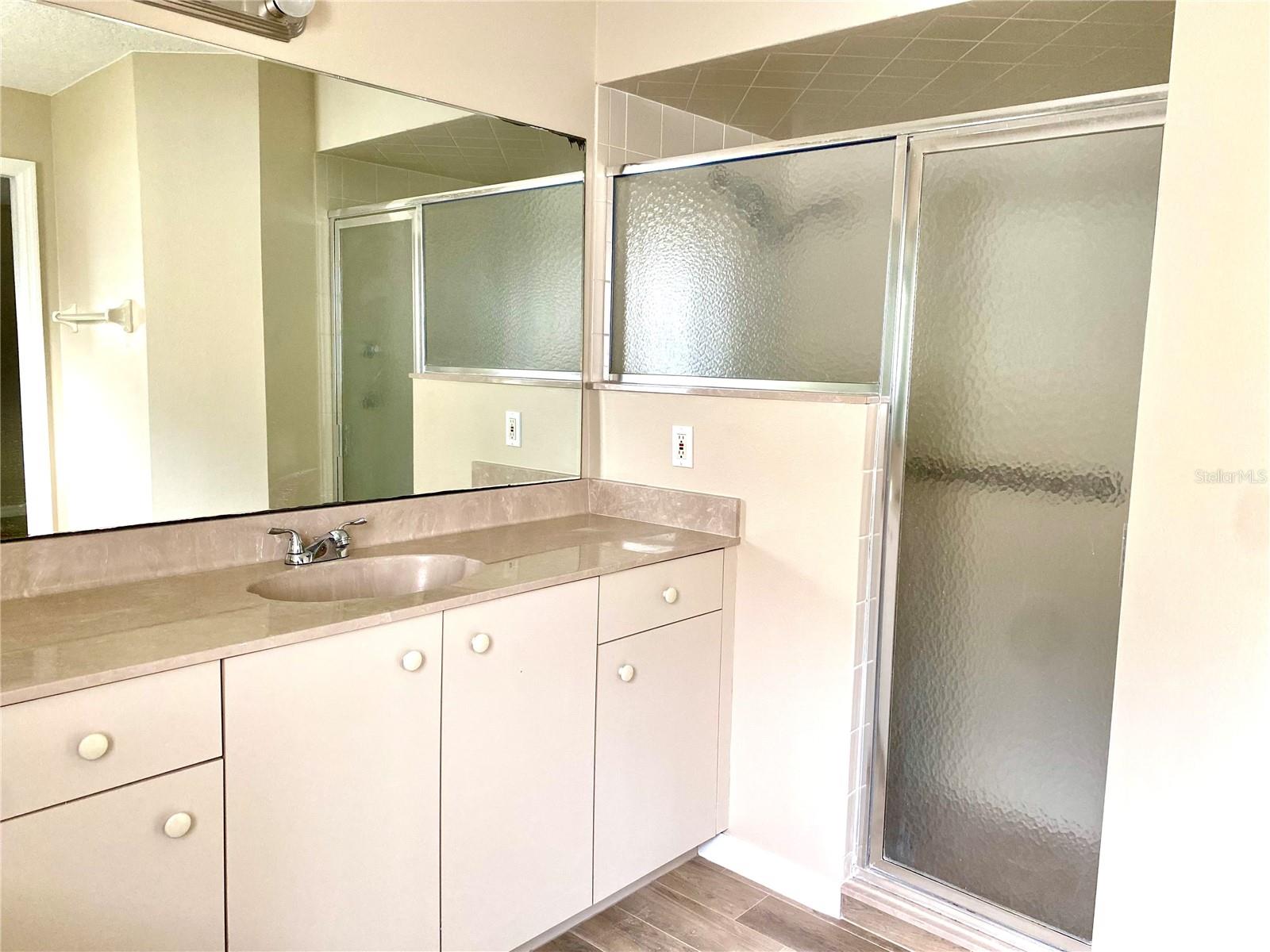 Image 10 of 16 For 6 Woodshaw Lane