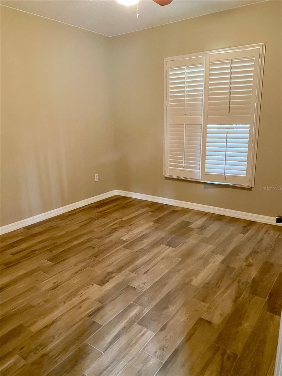 Image 13 of 16 For 6 Woodshaw Lane