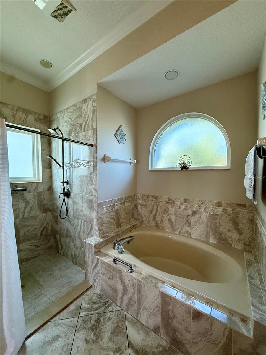 Image 17 of 26 For 4 Cherry Court