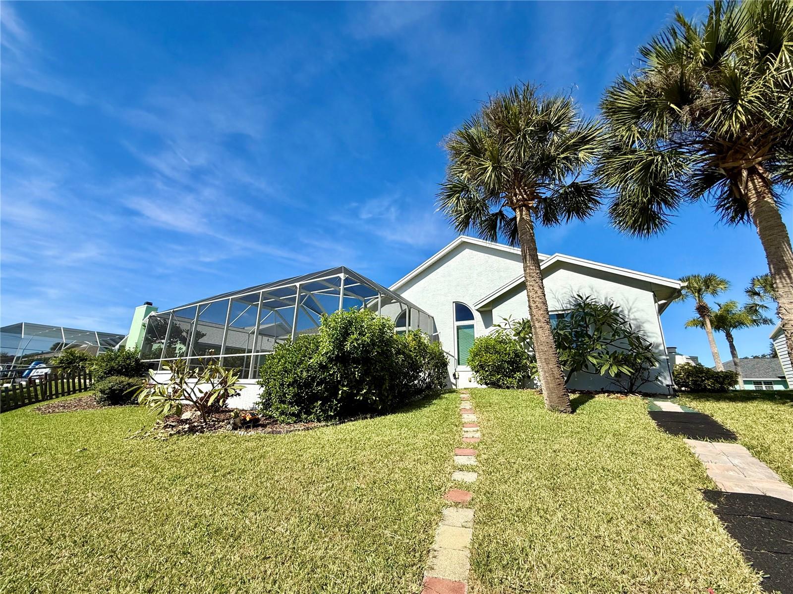 Image 21 of 26 For 4 Cherry Court