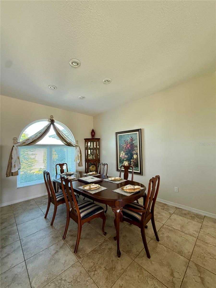 Image 4 of 26 For 4 Cherry Court