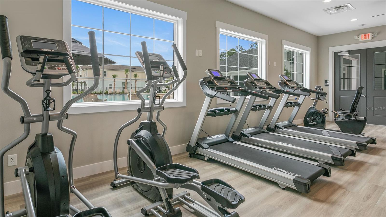 Image 26 of 45 For 33 Pasadena Drive