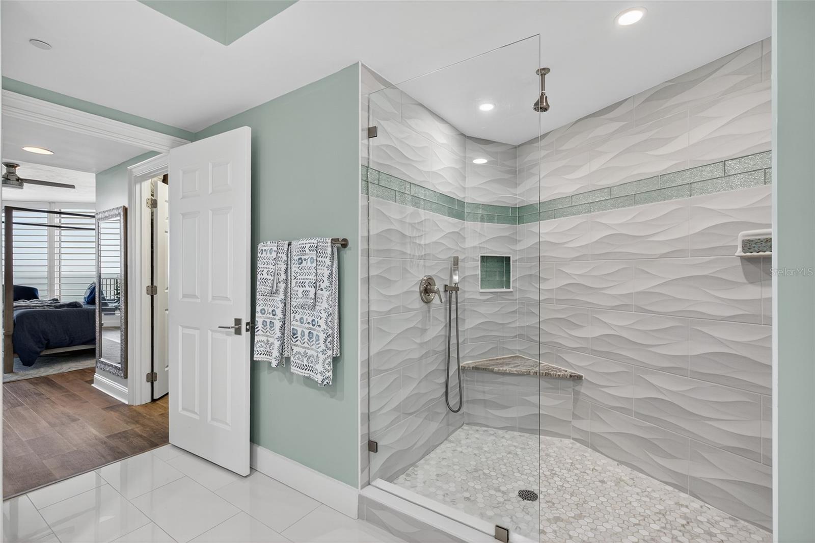 Image 25 of 82 For 7 Avenue De La Mer  605