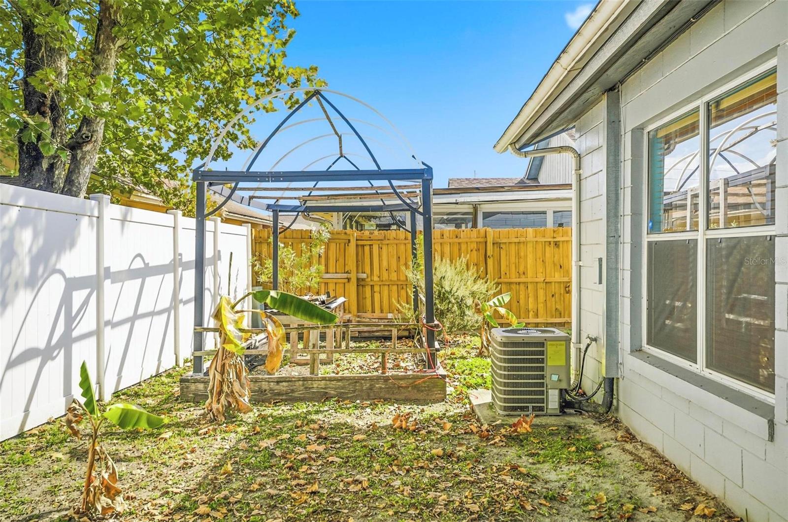 Image 23 of 40 For 5311 Barefoot Path