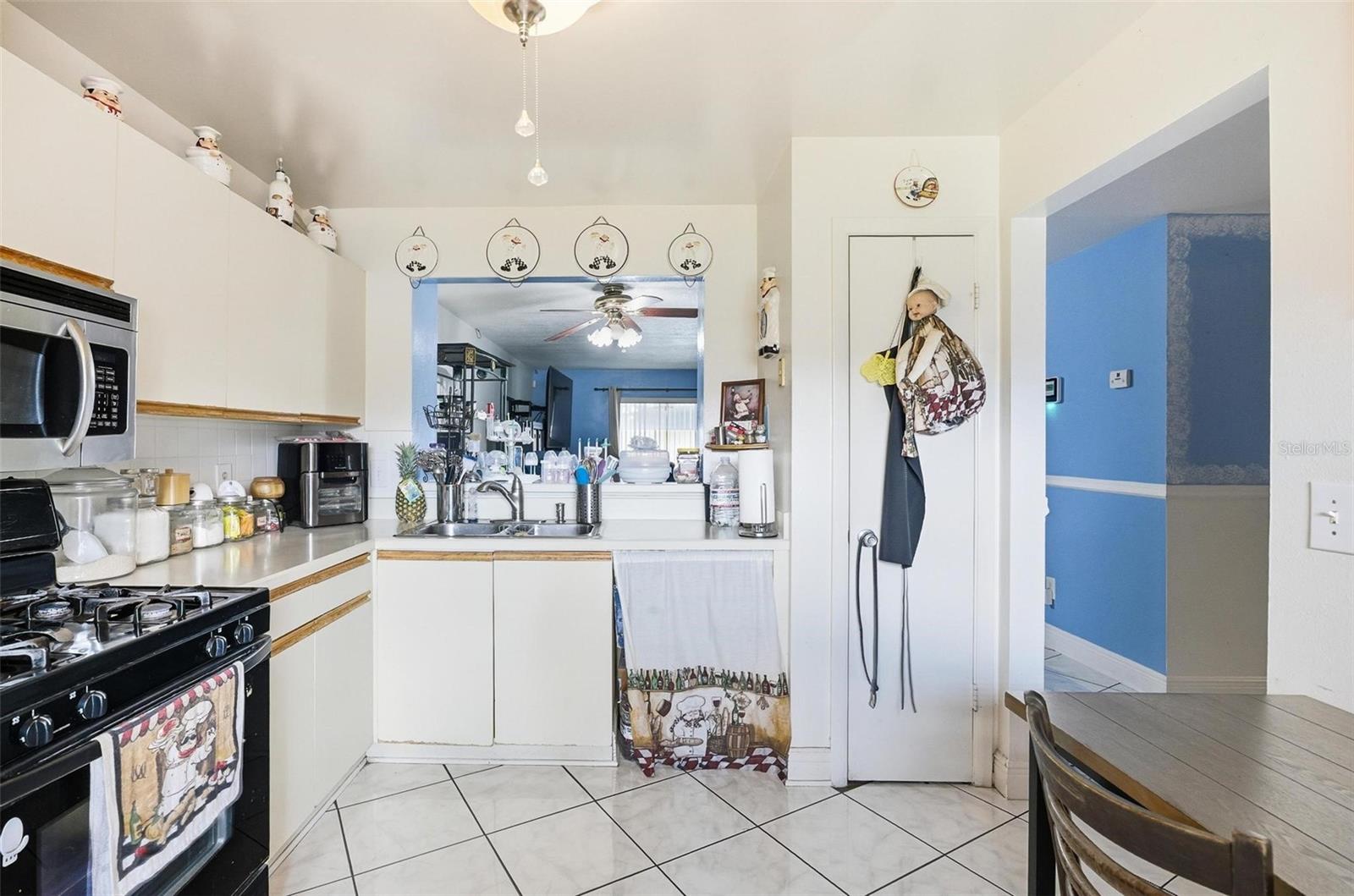 Image 6 of 40 For 5311 Barefoot Path