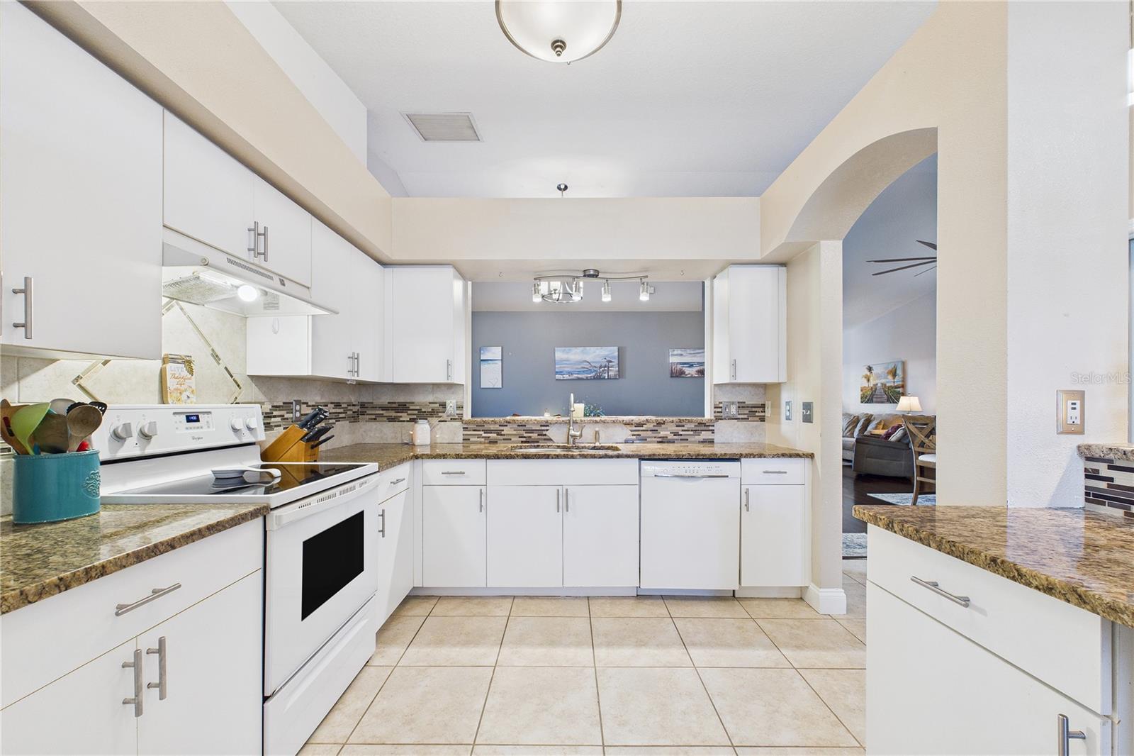 Image 14 of 93 For 1031 Grand Hickory Circle