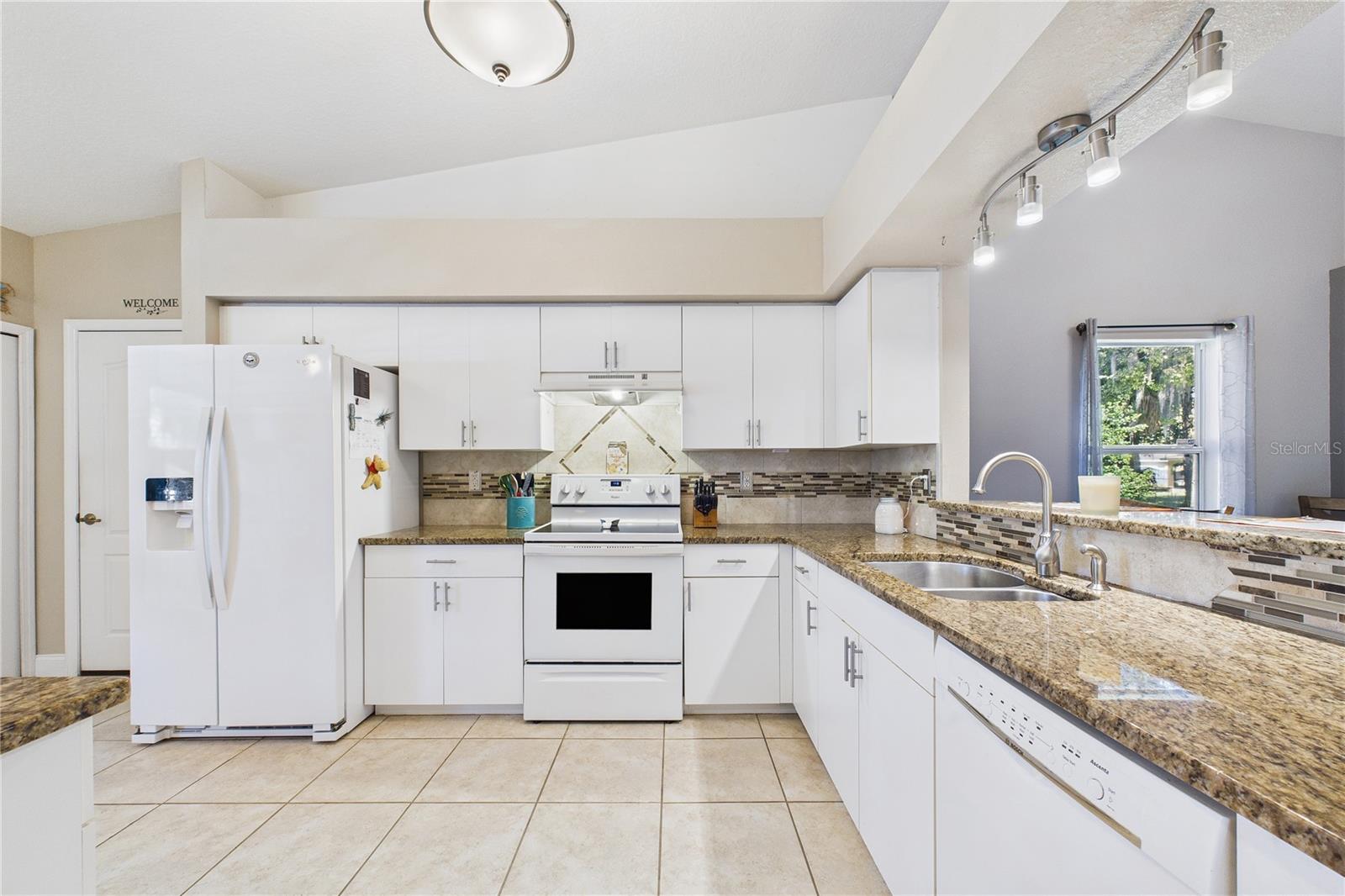 Image 16 of 93 For 1031 Grand Hickory Circle