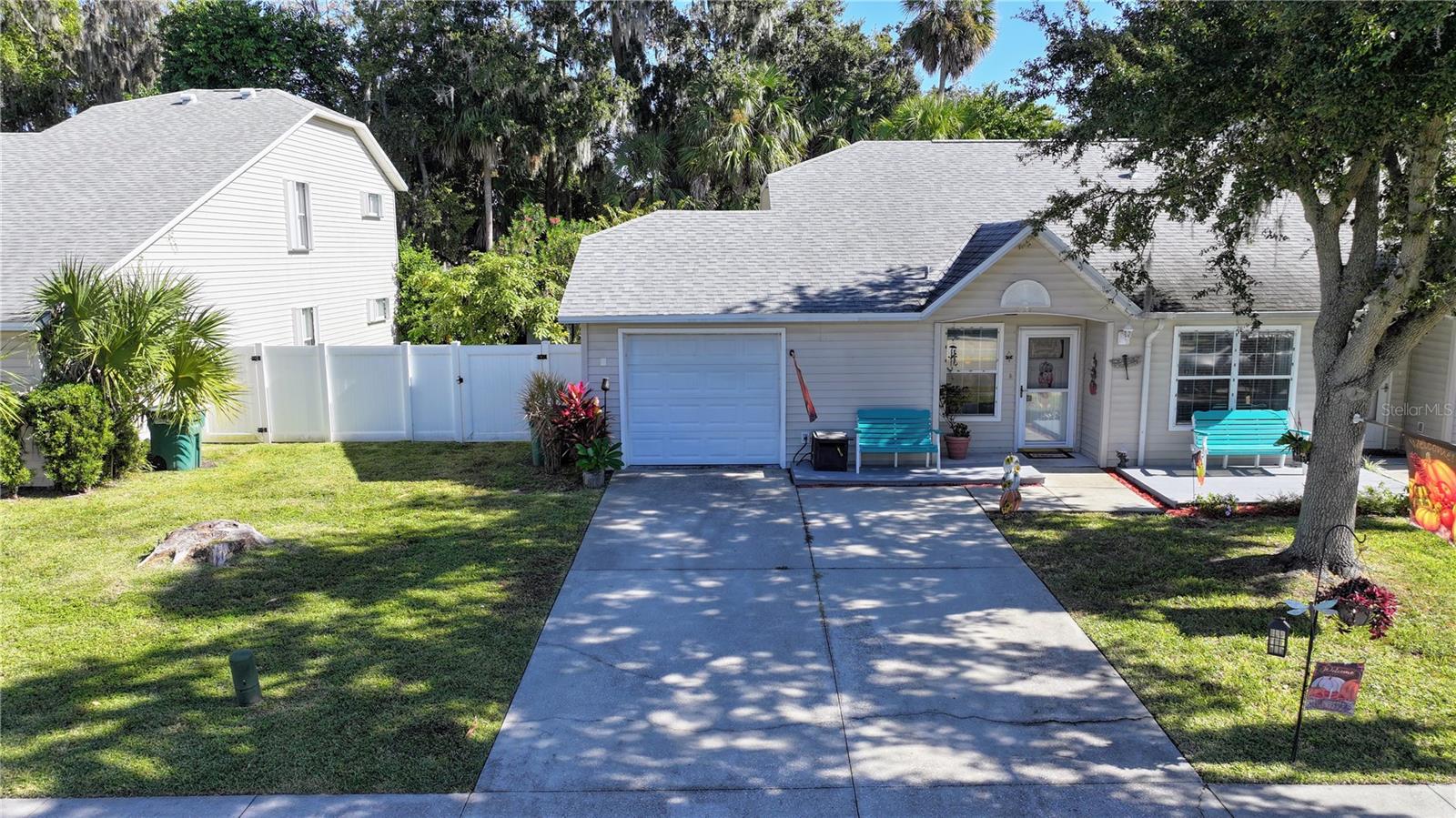 Image 4 of 93 For 1031 Grand Hickory Circle