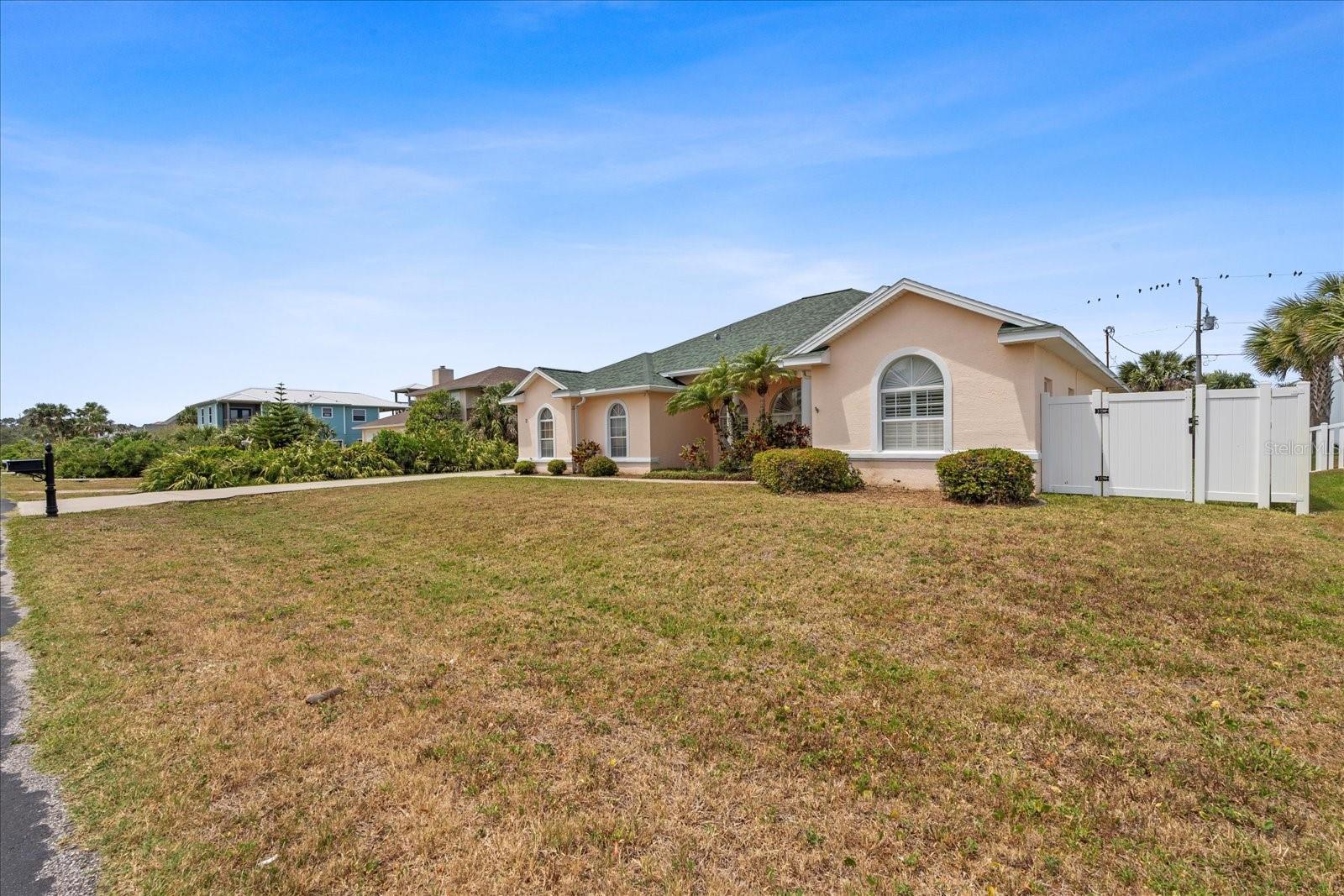 Image 12 of 46 For 7 Beachside Drive