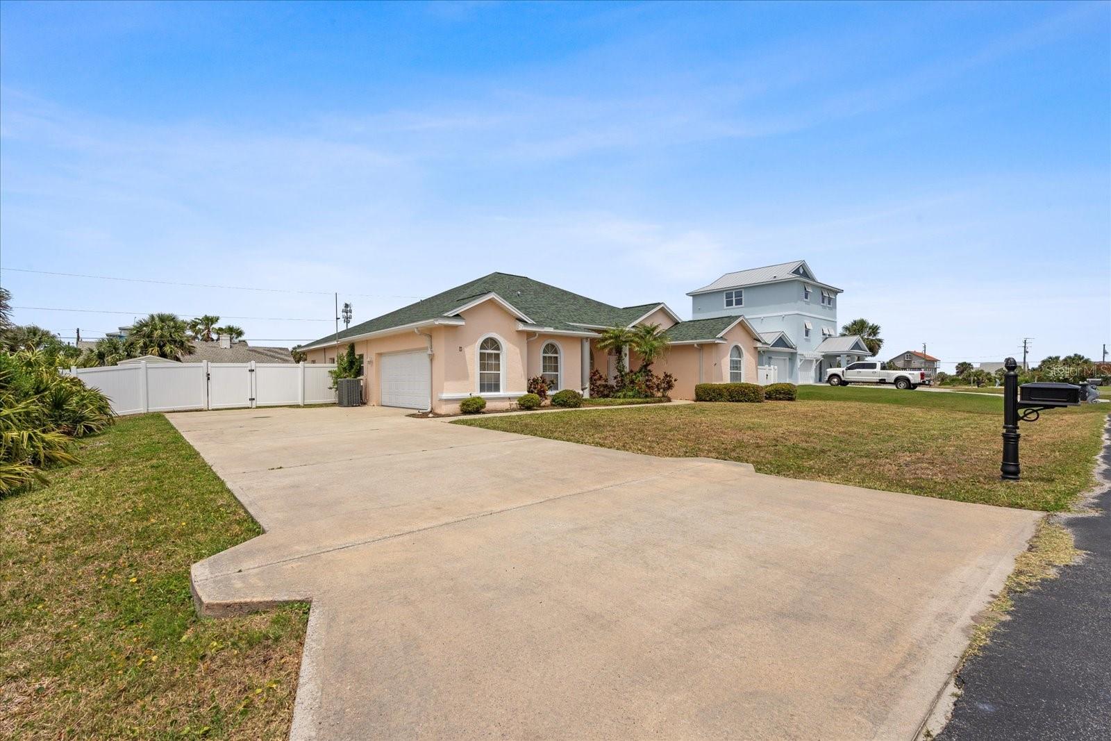 Image 13 of 46 For 7 Beachside Drive